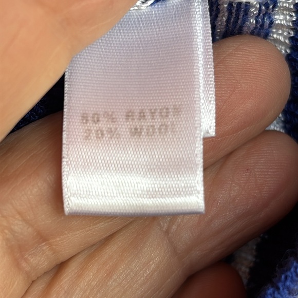 St. John Designer Blue and White Striped Sleeveless Tank Top Rayon Wool M - Picture 5 of 7